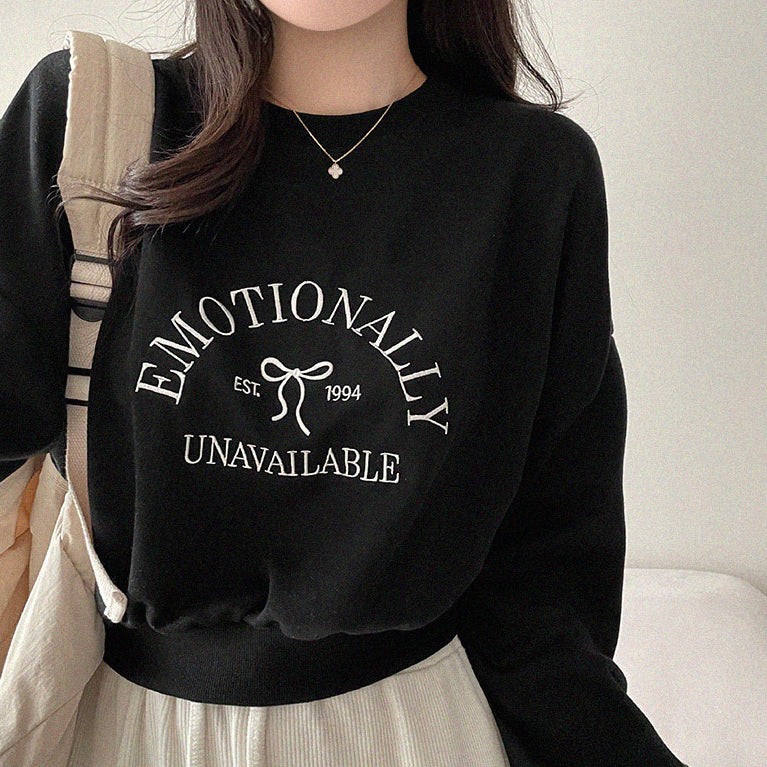 【現貨navy】🪡Emotionally刺繡短款衛衣