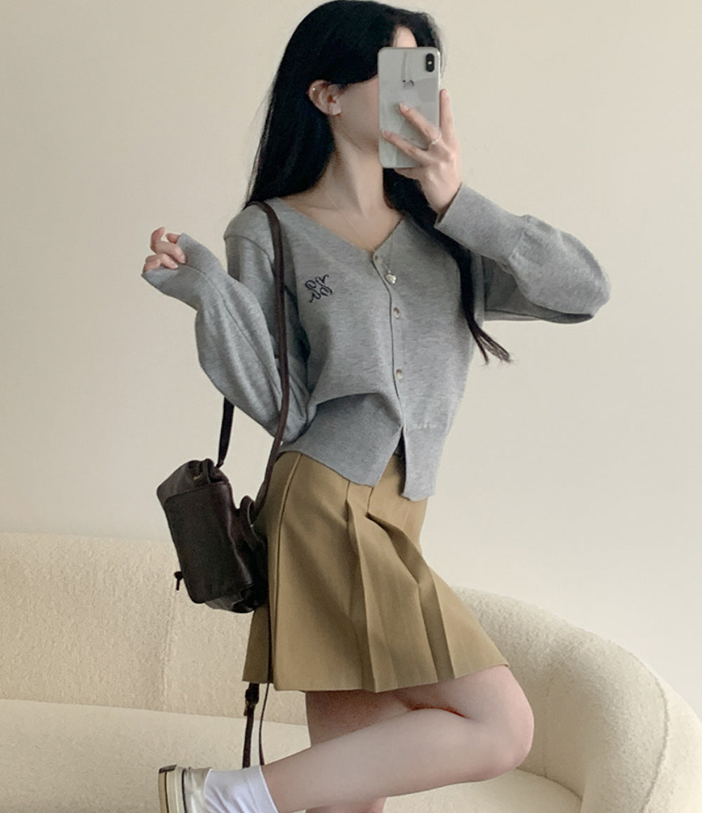 【現貨灰】🥯柔和色彩刺繡字母開襟衫