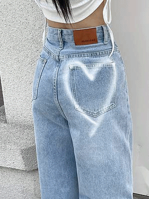 【可愛亮點!】🤍心形噴印淺藍牛仔寬褲(S/M)