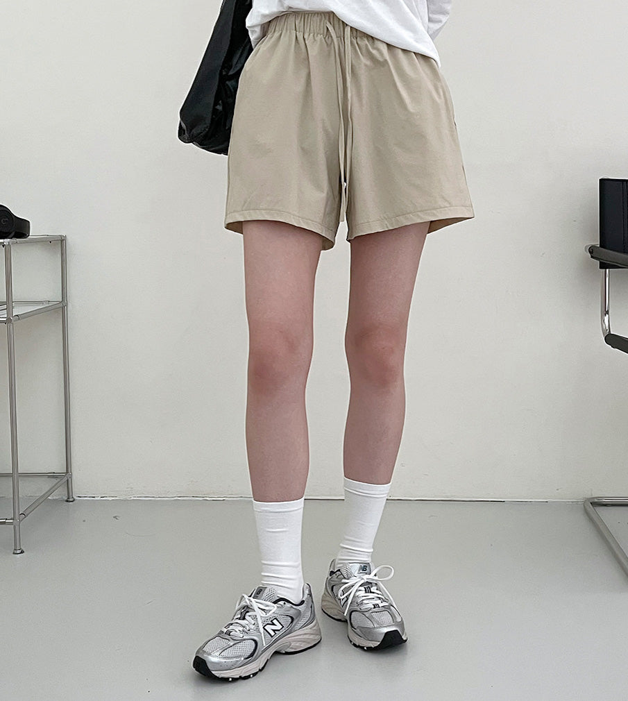 【現貨白】☀️夏日涼爽鬆緊短褲