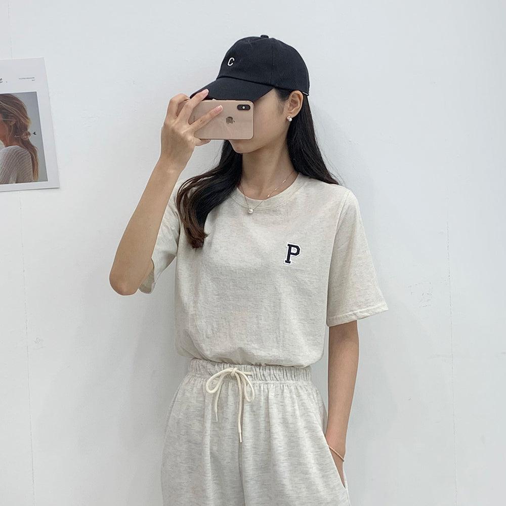 韓製簡約P字貼布短袖T恤<KR> - IKIMSTORE