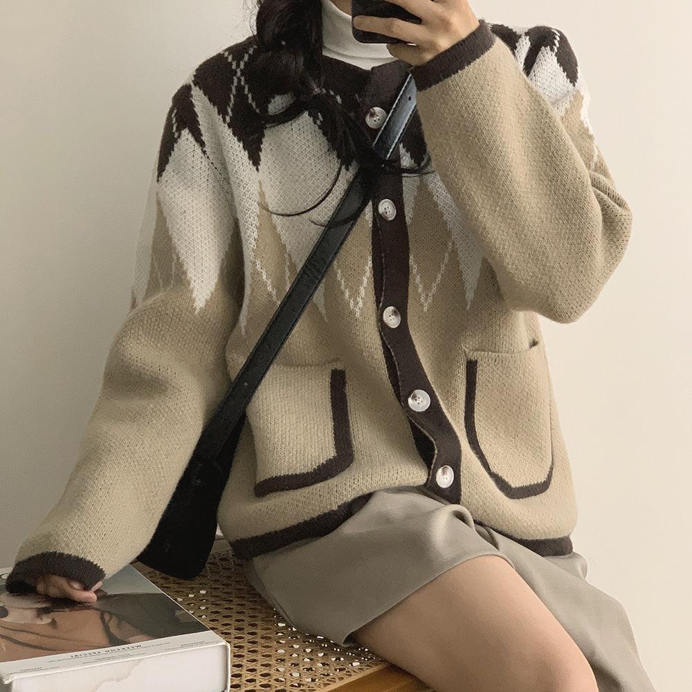 【現貨杏綠】撞色菱格口袋針織外套 - IKIMSTORE