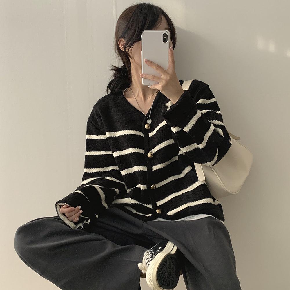 【現貨白黑】韓製條紋金扣口袋外套<KR> - IKIMSTORE