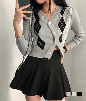 【現貨Black】斜鈕開叉菱格針織開衫 - IKIMSTORE