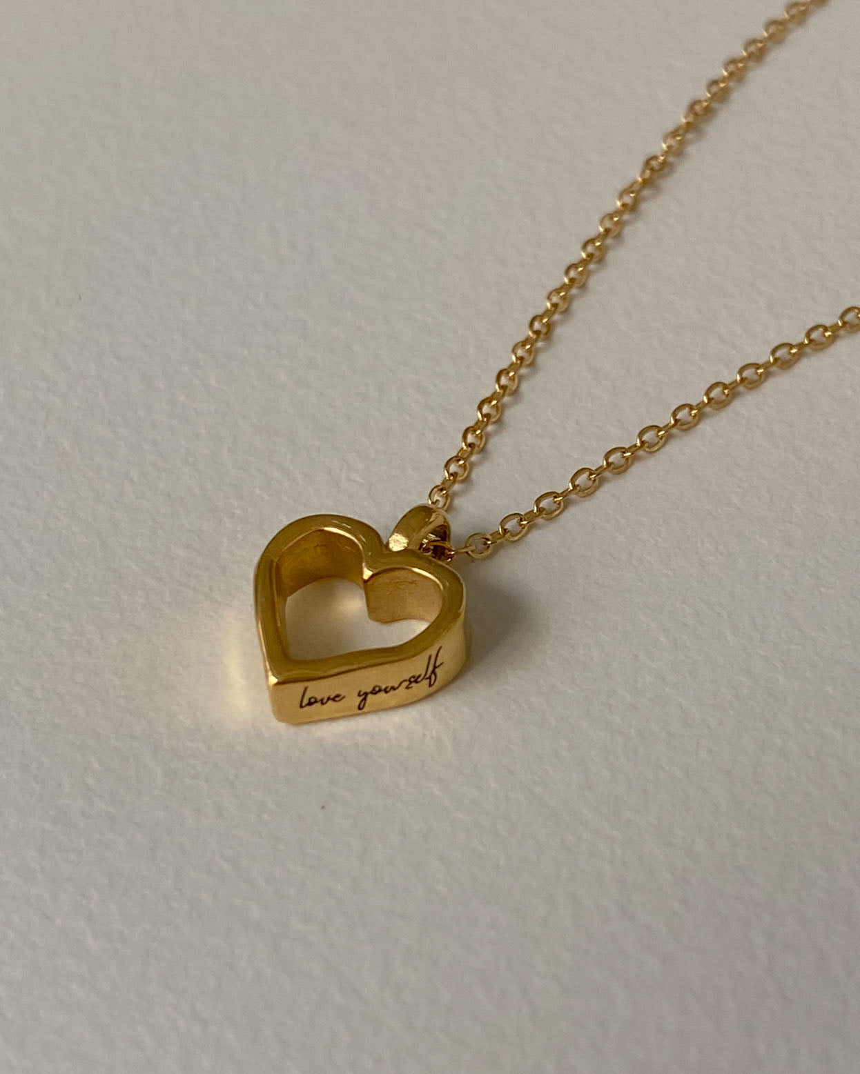 【現貨】Love yourself🤎心形刻字頸鏈