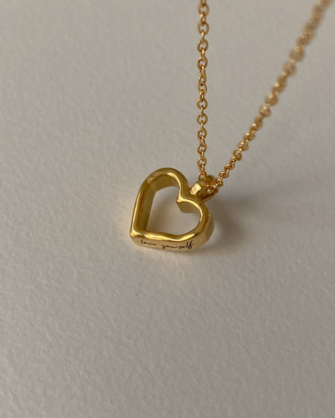 【現貨】Love yourself🤎心形刻字頸鏈