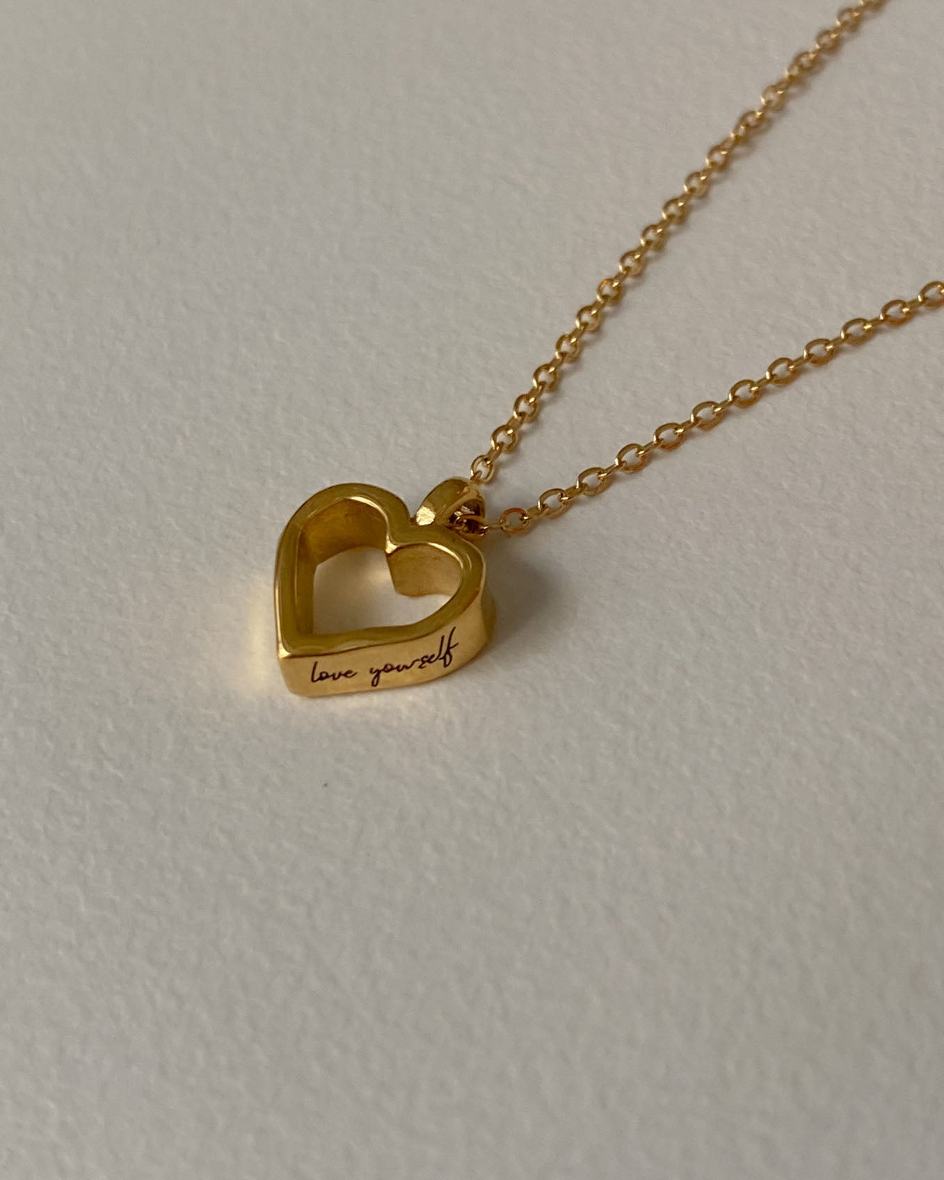 【現貨】Love yourself🤎心形刻字頸鏈