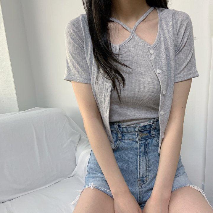 【現貨黑】🧡直紋交叉吊帶+小外套(套裝) - IKIMSTORE