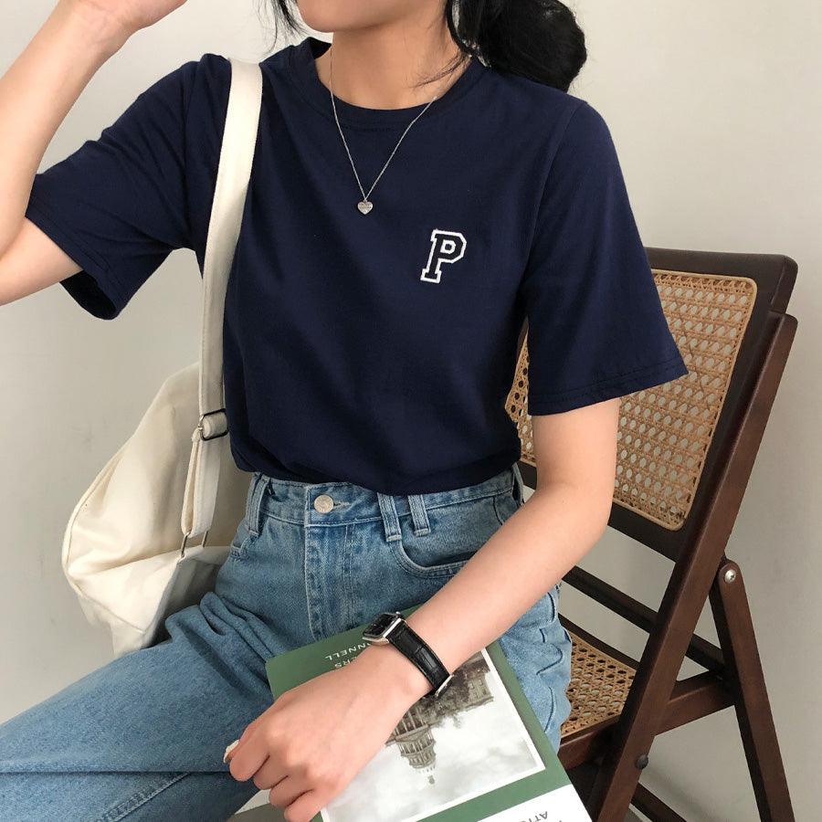 韓製簡約P字貼布短袖T恤<KR> - IKIMSTORE