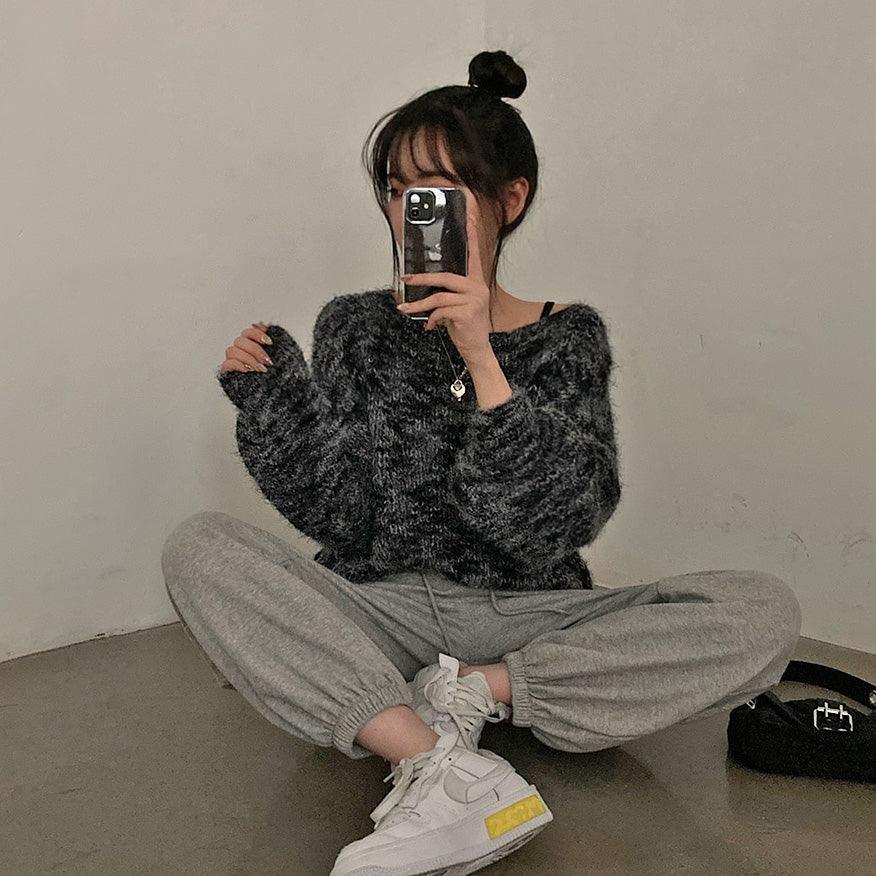【現貨黑❣️年末Look】漸變色鎖骨船領針織上衣 - IKIMSTORE