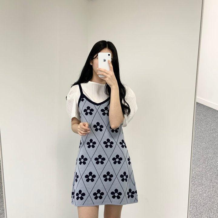 【現貨黑、藍】🌸花花圖案針織背心連衣裙 - IKIMSTORE