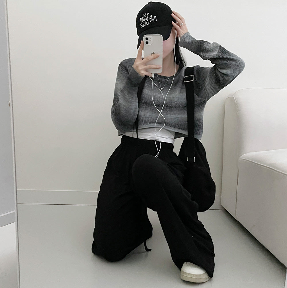 彩虹條紋短版針織上衣