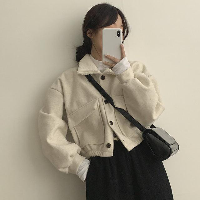 【現貨黑/白】毛絨翻領短款工裝毛呢夾克 - IKIMSTORE